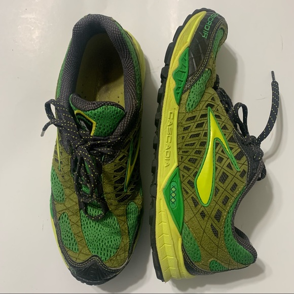 brooks cascadia mens size 10